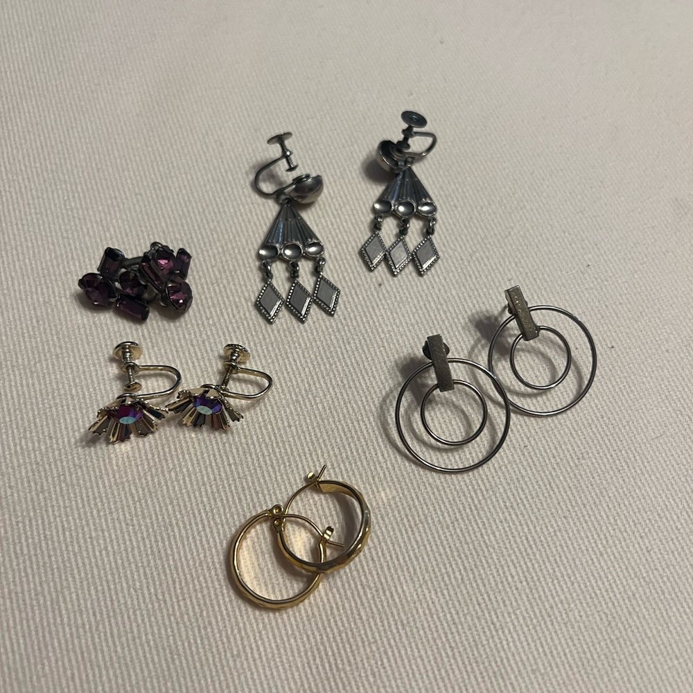 Lot Of Vintage Costume Jewlery Earrings